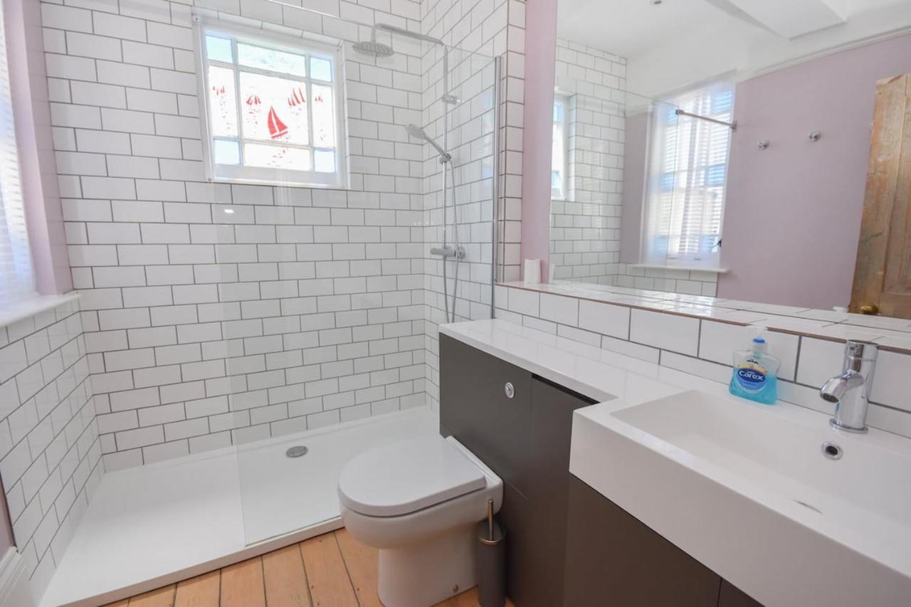 Arden Villa, Sleeps 8, Moments From The Golden Sandy Beach Of Ryde Ryde  Zewnętrze zdjęcie