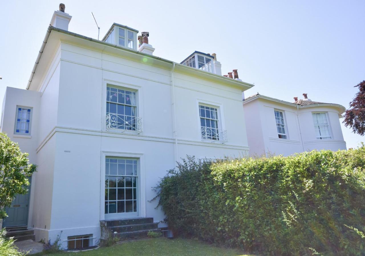 Arden Villa, Sleeps 8, Moments From The Golden Sandy Beach Of Ryde Ryde  Zewnętrze zdjęcie